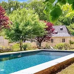 Lovely Home In Sarrazac Дом отдыха