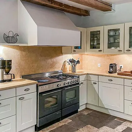 Holiday home 5 Bedroom Gorgeous In Sarrazac