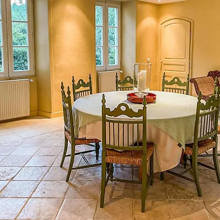 Holiday home 5 Bedroom Gorgeous In Sarrazac *
