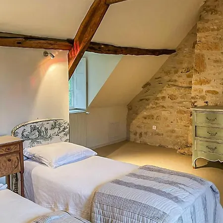 5 Bedroom Gorgeous In Sarrazac Cressensac-Sarrazac