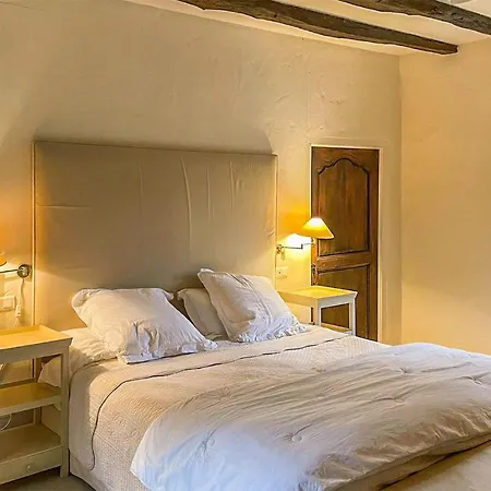 5 Bedroom Gorgeous In Sarrazac Holiday home Cressensac-Sarrazac