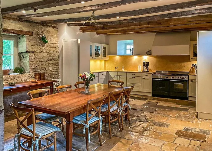 Prázdninový dům 5 Bedroom Gorgeous In Sarrazac *