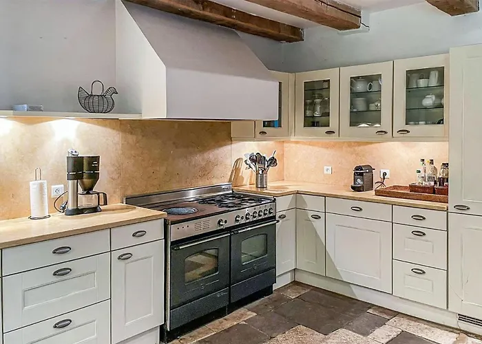 Prázdninový dům 5 Bedroom Gorgeous In Sarrazac