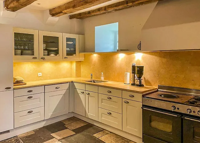 5 Bedroom Gorgeous In Sarrazac