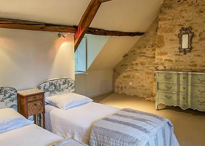 5 Bedroom Gorgeous In Sarrazac Cressensac-Sarrazac