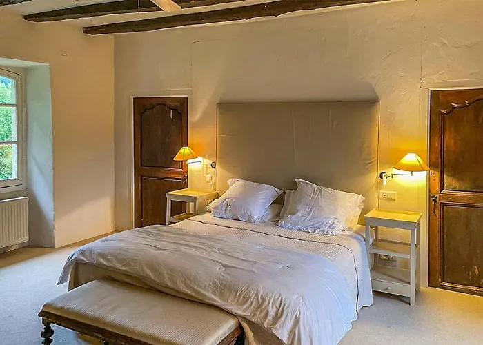 5 Bedroom Gorgeous In Sarrazac *