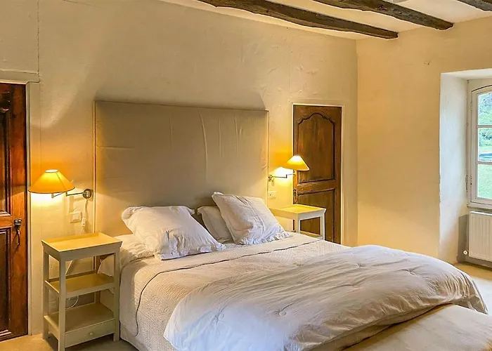 5 Bedroom Gorgeous In Sarrazac Prázdninový dům Cressensac-Sarrazac