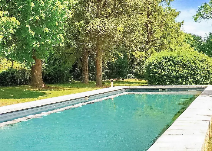 Prázdninový dům 5 Bedroom Gorgeous In Sarrazac