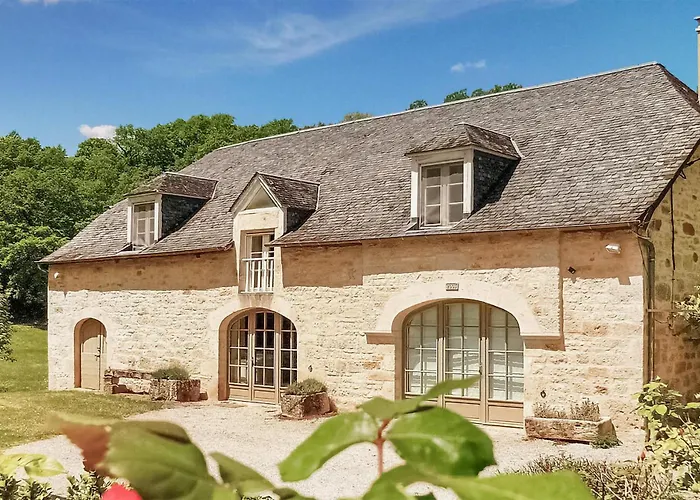 5 Bedroom Gorgeous In Sarrazac Cressensac-Sarrazac