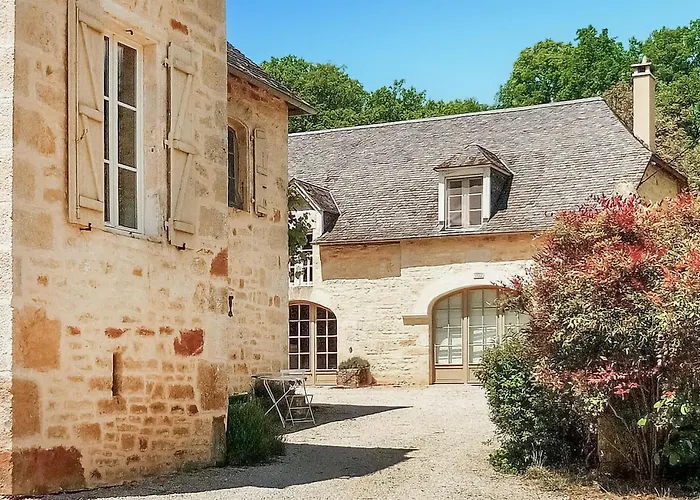 5 Bedroom Gorgeous In Sarrazac